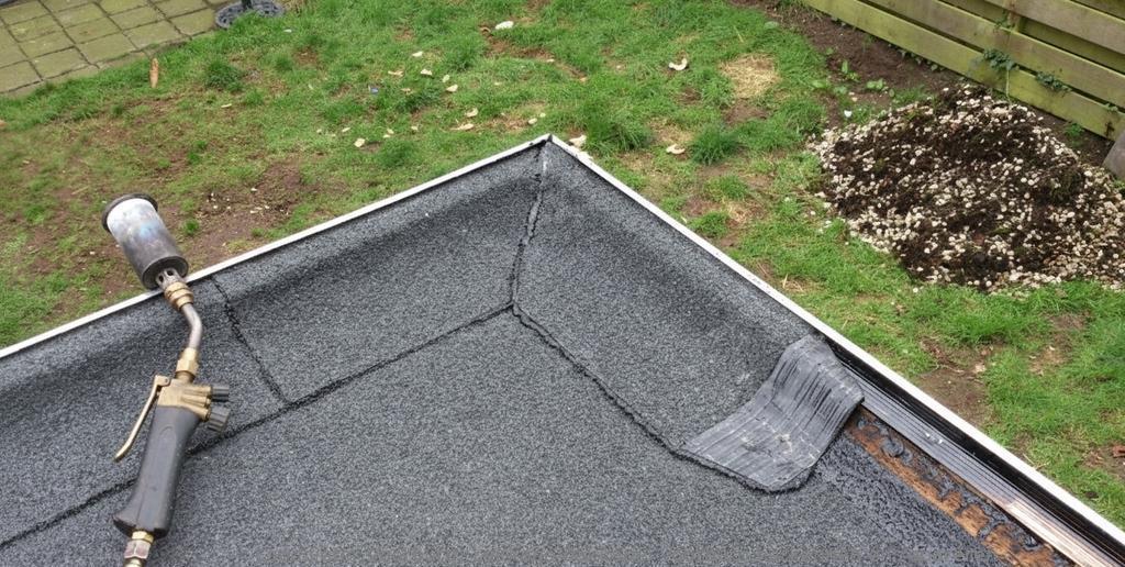 Lekkage dakkapel Voorburg herkennen en repareren